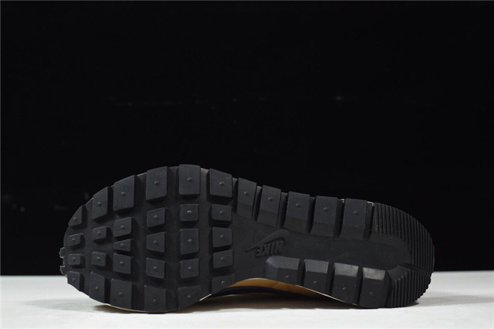 sacai nike vaporwaffle sesame dd1875-200