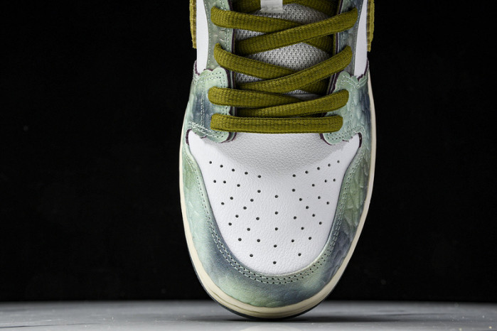 Nike SB Dunk Low Alexis Sablone Chameleon HJ3386-300