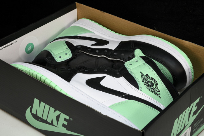 air jordan 1 high og green glow dz5485-130