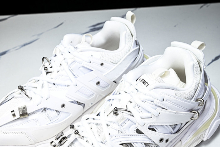 BL TRACK -COPSHOE BL -Track 09