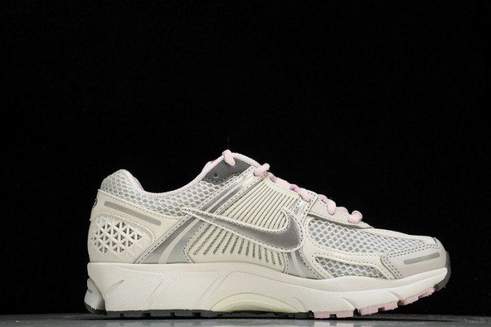 nike zoom vomero 5 "520/silver/pink" fn3695-001