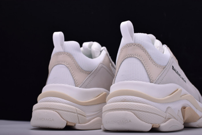 bl 17fw triple s“cream” 490671-w06f1-9000